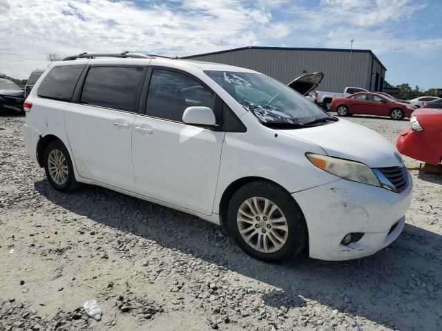 2011 Toyota Sienna XLE