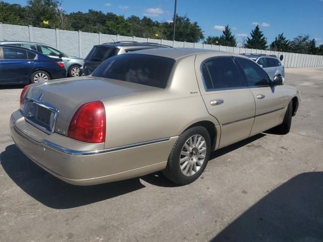 2004 Lincoln Town Car Executive