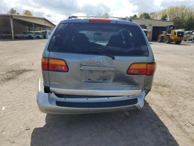 2000 Toyota Sienna LE