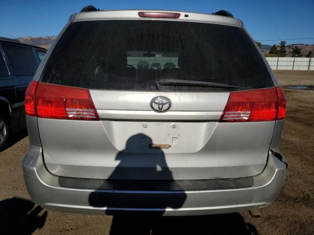 2004 Toyota Sienna LE