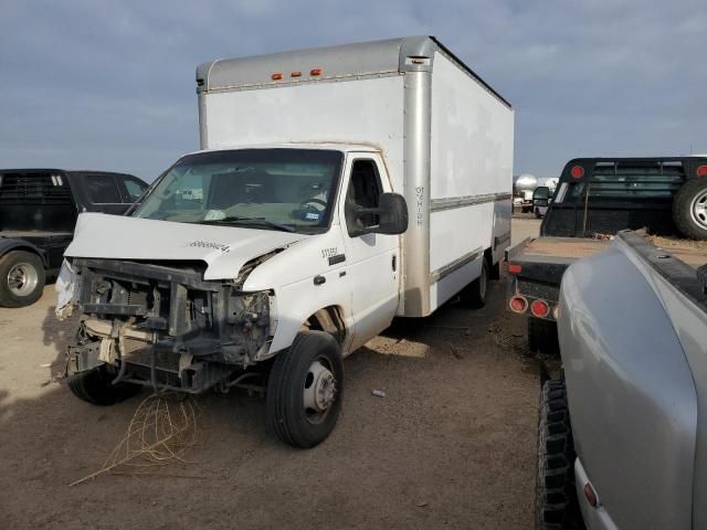 2009 Ford Econoline E350 Super Duty Cutaway Van