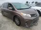 2018 Toyota Sienna XLE