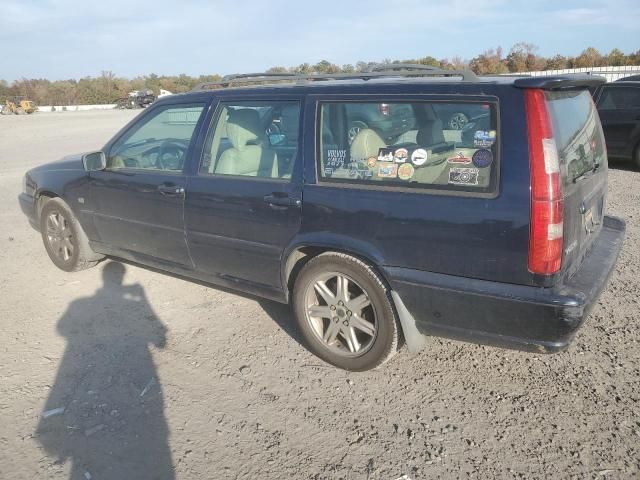 2000 Volvo V70 Base