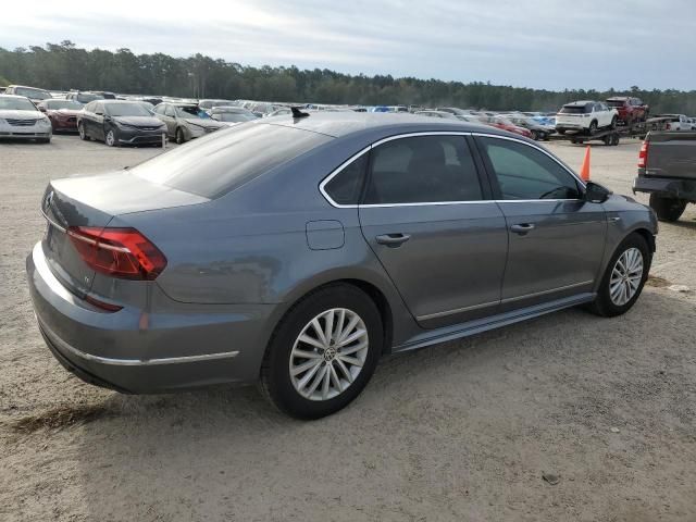 2017 Volkswagen Passat R-Line