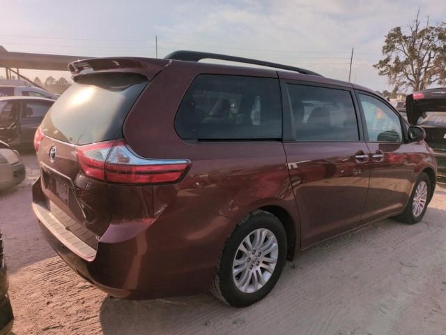 2017 Toyota Sienna XLE