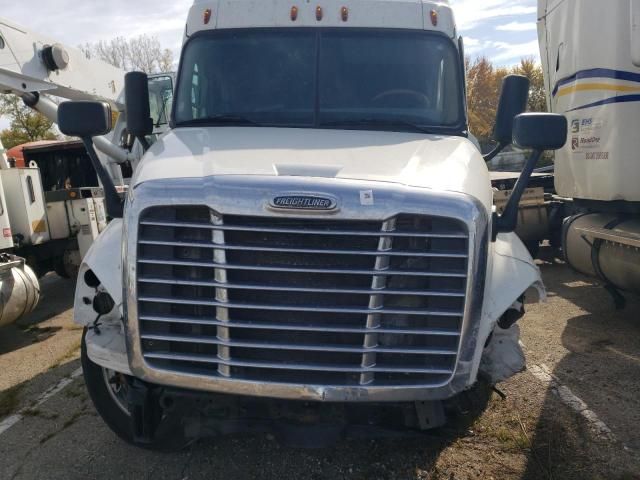 2015 Freightliner Cascadia 125