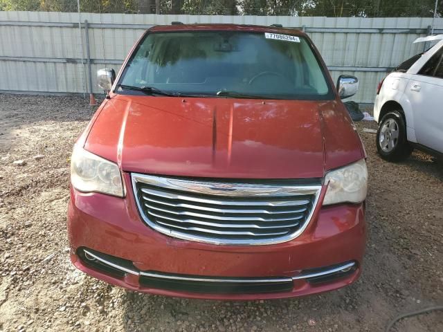 2012 Chrysler Town & Country Touring L