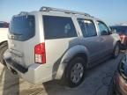 2005 Nissan Pathfinder LE