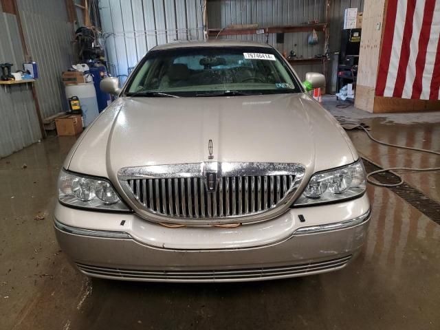 2003 Lincoln Town Car Executive