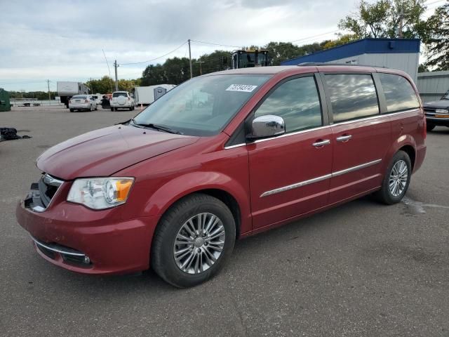 2013 Chrysler Town & Country Touring L