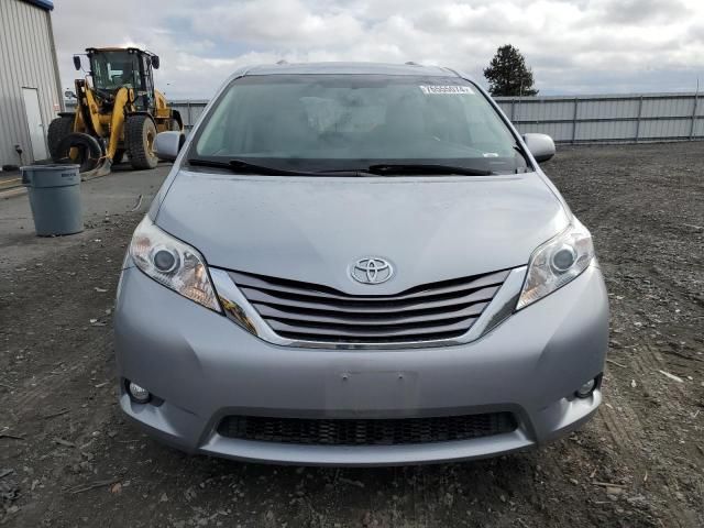 2016 Toyota Sienna XLE