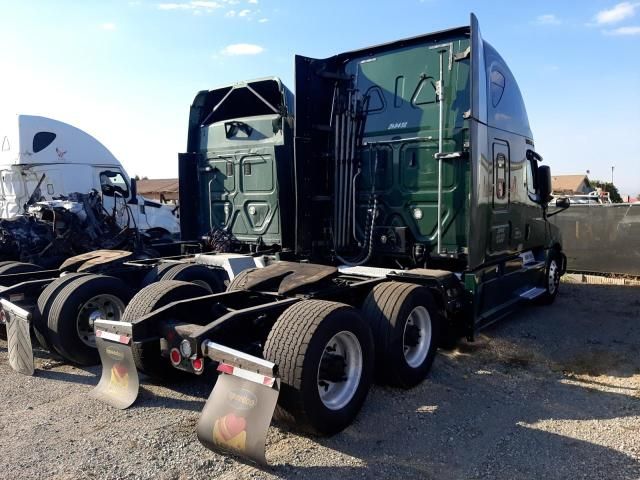 2019 Freightliner Cascadia 126