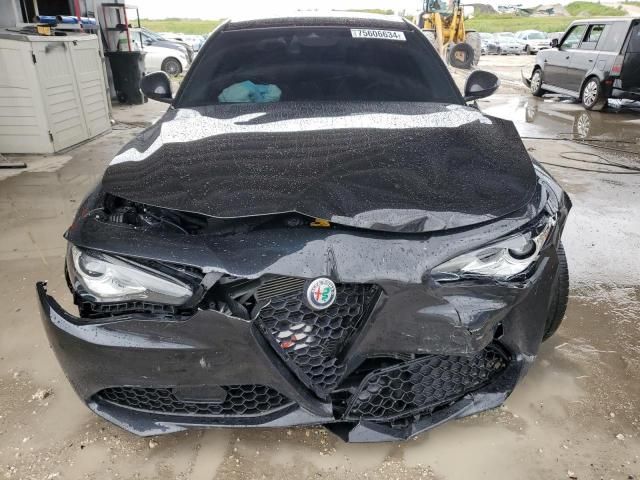 2021 Alfa Romeo Giulia Sport