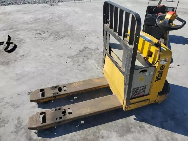 2017 Yale Palletjack