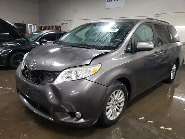 2012 Toyota Sienna XLE