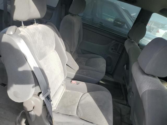 2006 Toyota Sienna CE