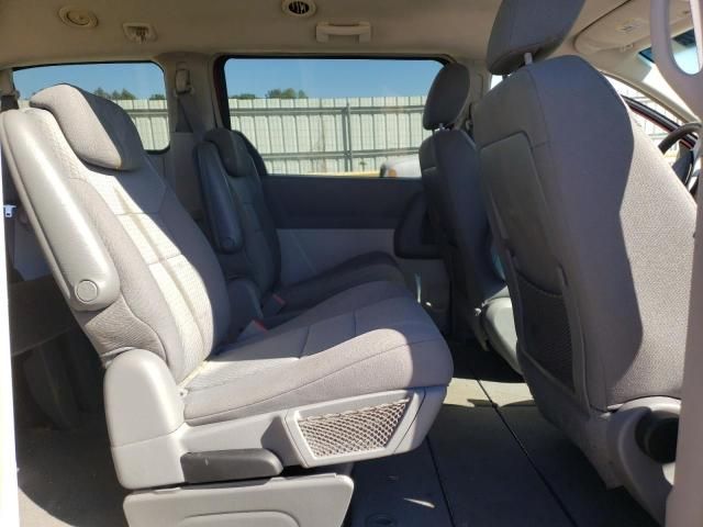 2010 Chrysler Town & Country LX