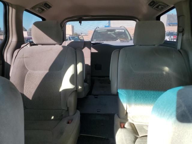 2004 Toyota Sienna CE