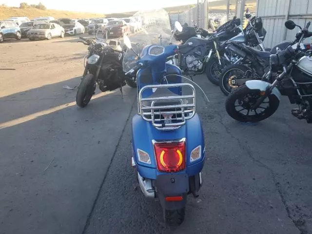 2021 Vespa GTS