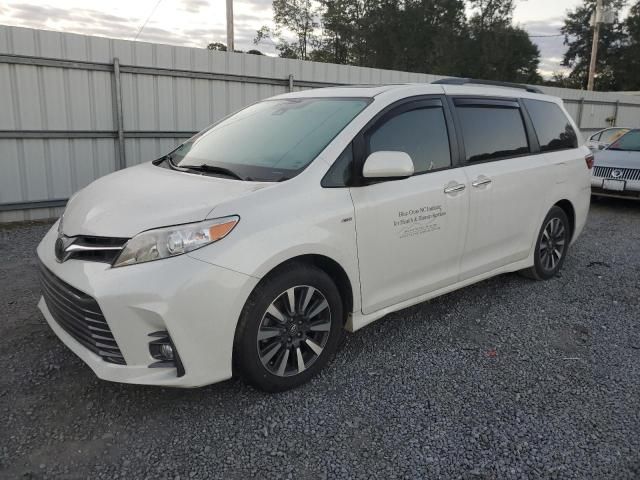 2020 Toyota Sienna XLE