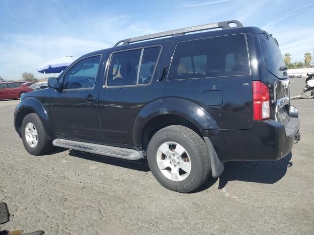 2005 Nissan Pathfinder LE