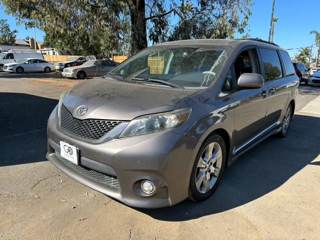 2012 Toyota Sienna Sport