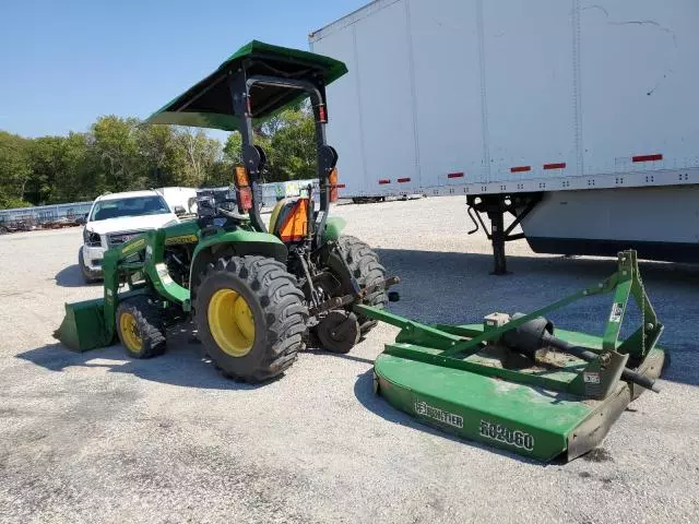 2015 John Deere 3032E