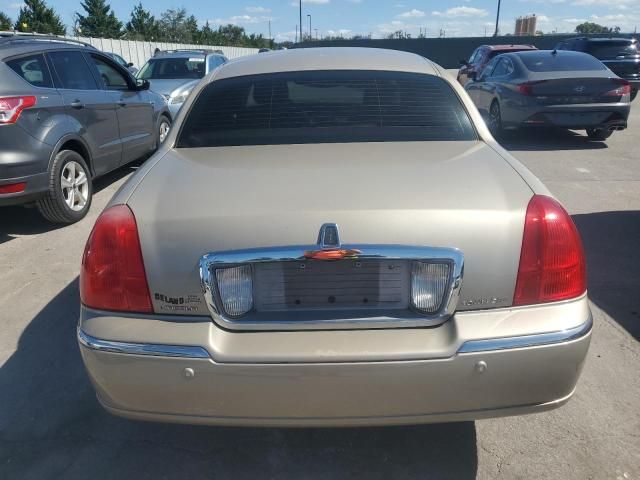 2004 Lincoln Town Car Executive