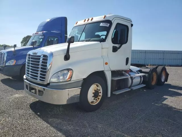 2016 Freightliner Cascadia 125