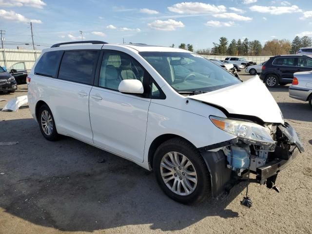 2013 Toyota Sienna XLE