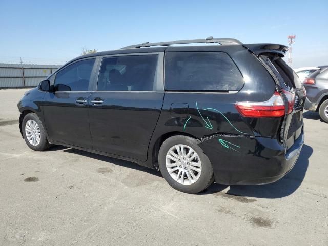 2017 Toyota Sienna XLE