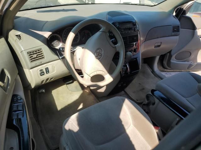 2004 Toyota Sienna CE