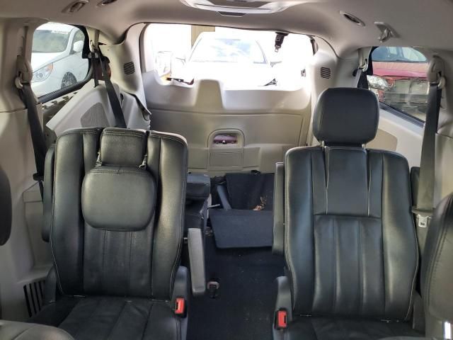 2013 Chrysler Town & Country Touring