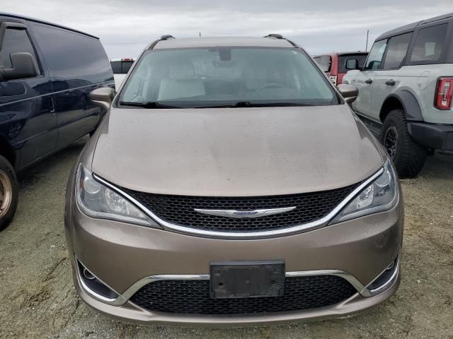 2017 Chrysler Pacifica Touring L Plus