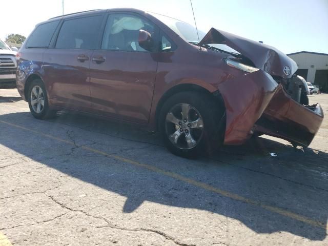 2014 Toyota Sienna LE