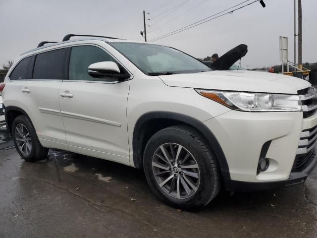 2017 Toyota Highlander SE