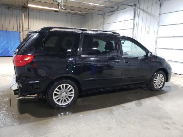 2010 Toyota Sienna XLE