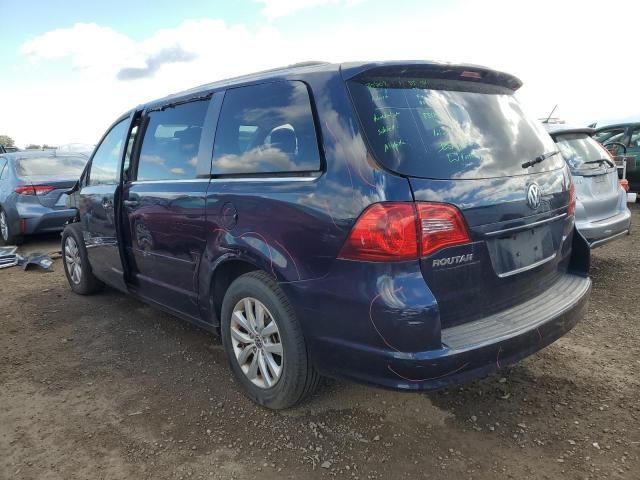 2013 Volkswagen Routan SE