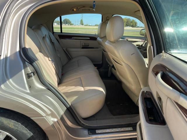 2003 Lincoln Town Car Executive