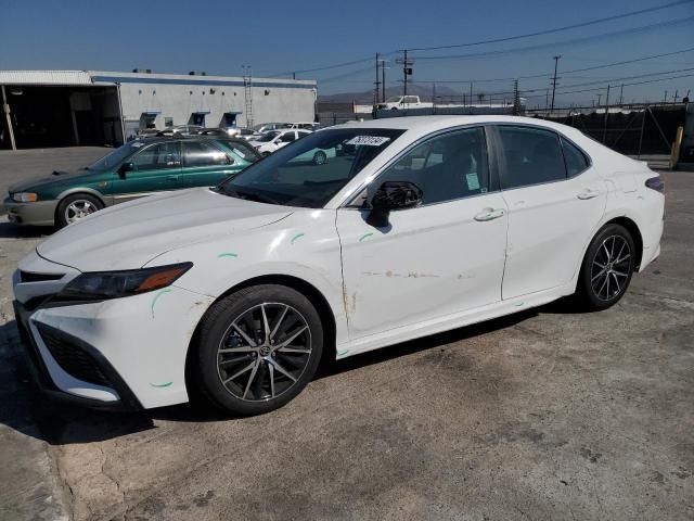 2022 Toyota Camry SE