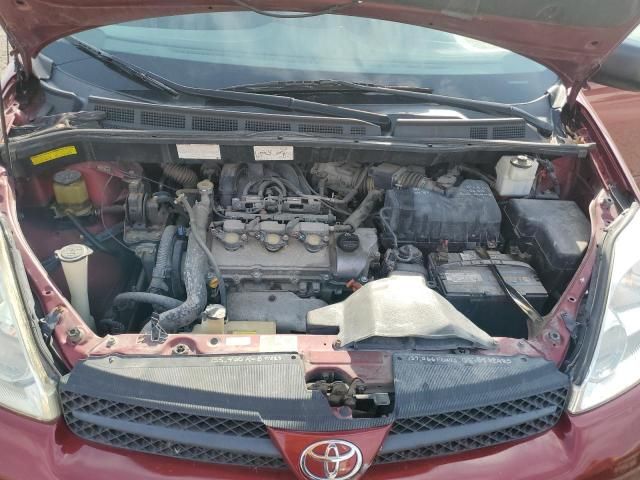 2005 Toyota Sienna CE