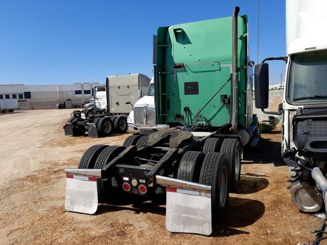 2009 Freightliner Conventional Columbia