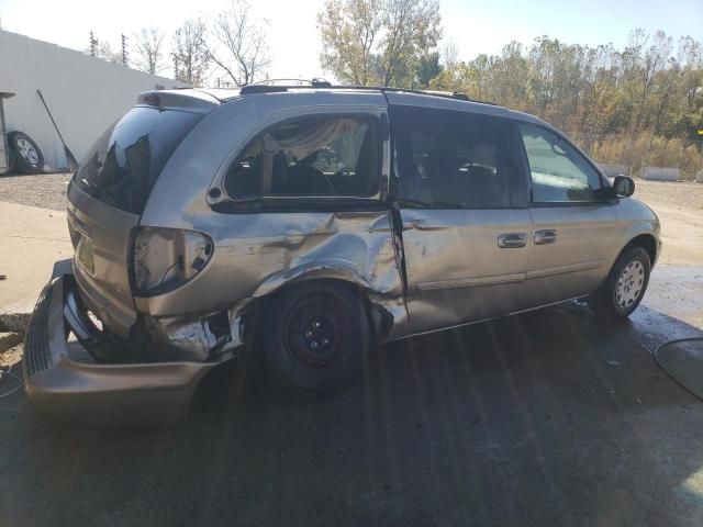 2004 Chrysler Town & Country LX