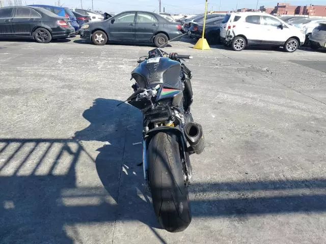 2020 Aprilia RSV4 1100