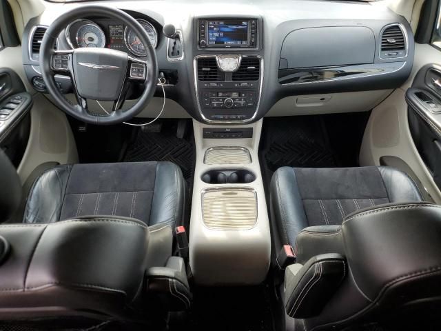 2016 Chrysler Town & Country Limited