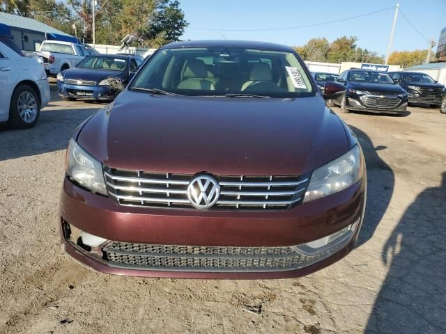 2012 Volkswagen Passat SEL