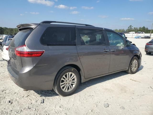 2017 Toyota Sienna XLE