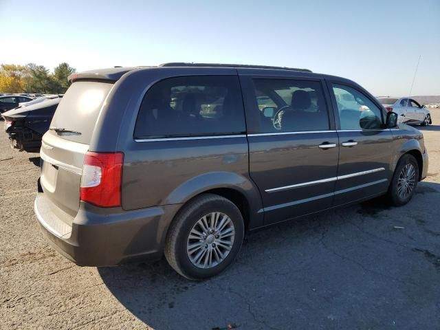 2015 Chrysler Town & Country Touring L