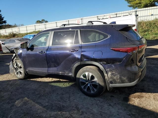 2023 Toyota Highlander Hybrid XLE