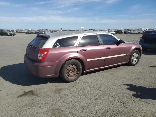 2005 Dodge Magnum SE